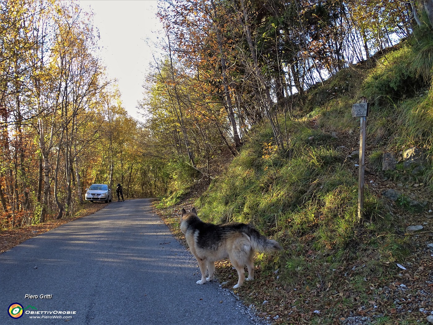 12 Partenza dal Canalino dei sassi in zona Foppelle di Camerata Cornello (1100 m).JPG